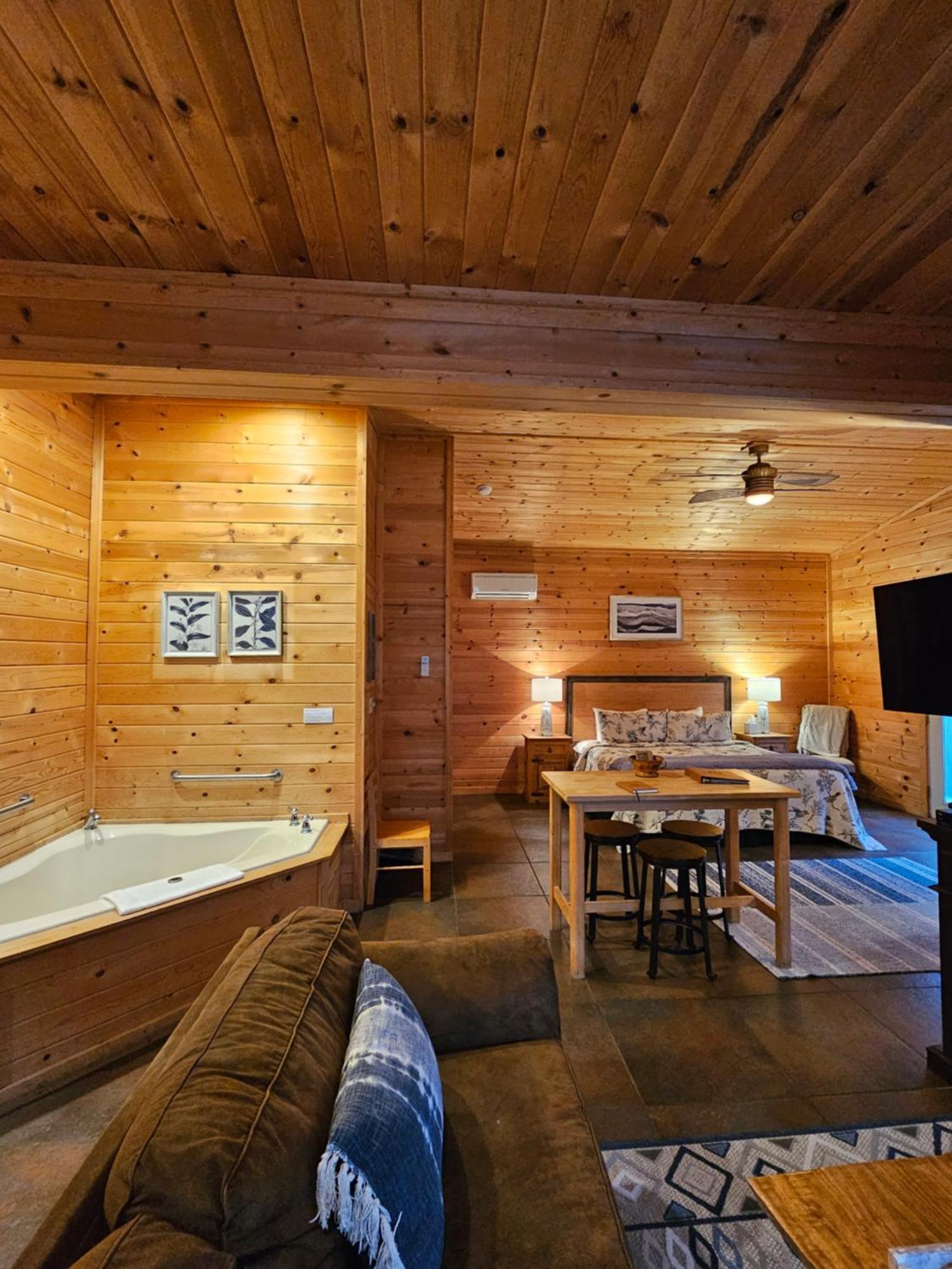 5 Min To Beaver Lake-King Bed-Fire Pit-Jetted Tub #3 ユリーカ・スプリングス エクステリア 写真