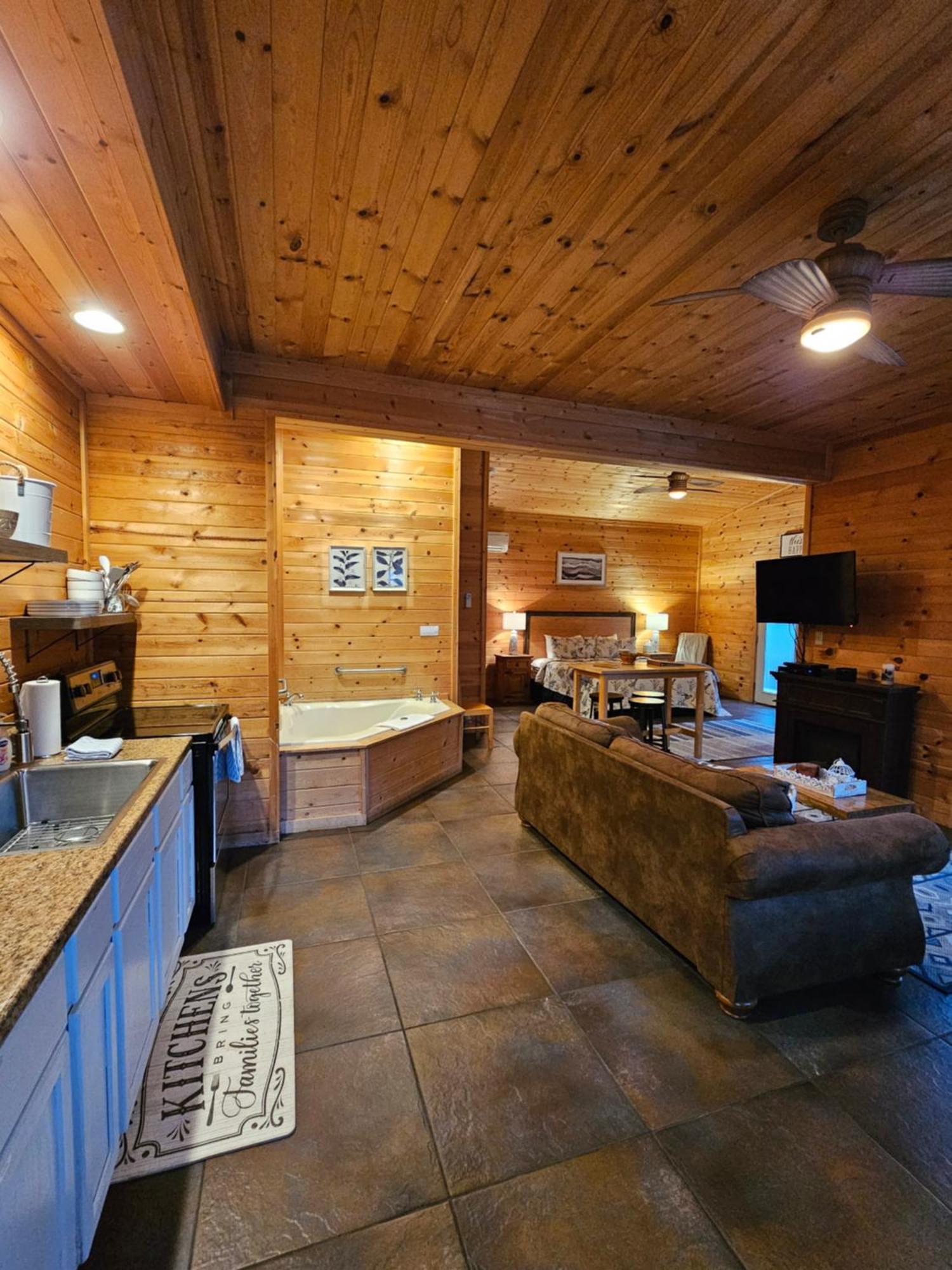 5 Min To Beaver Lake-King Bed-Fire Pit-Jetted Tub #3 ユリーカ・スプリングス エクステリア 写真